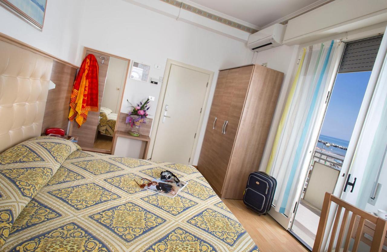 Hotel Titanus Μπελάρια-Ιτζέα Μαρίνα Εξωτερικό φωτογραφία