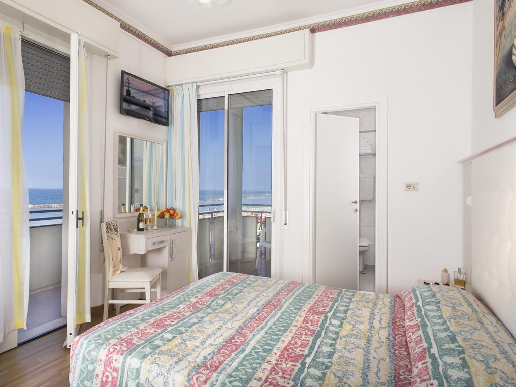 Hotel Titanus Μπελάρια-Ιτζέα Μαρίνα Εξωτερικό φωτογραφία