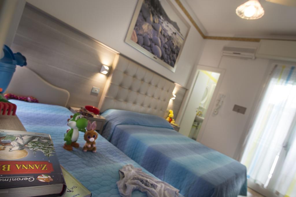 Hotel Titanus Μπελάρια-Ιτζέα Μαρίνα Εξωτερικό φωτογραφία