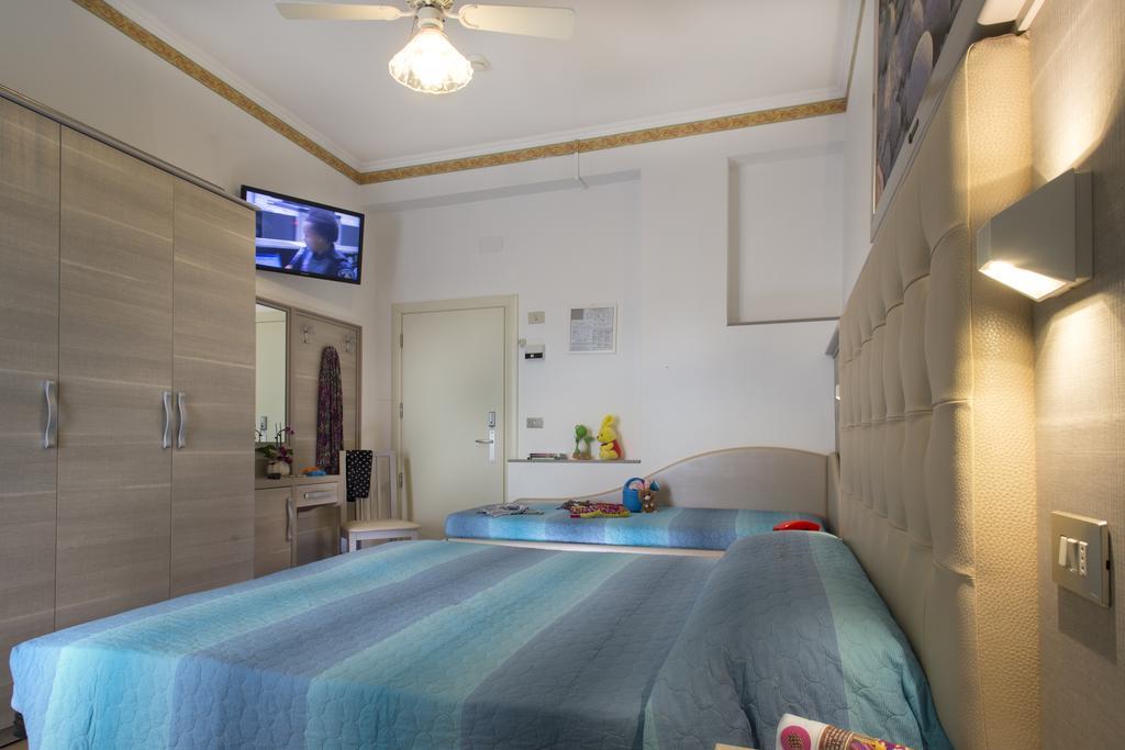 Hotel Titanus Μπελάρια-Ιτζέα Μαρίνα Εξωτερικό φωτογραφία