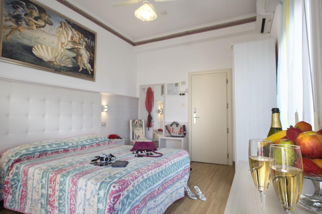 Hotel Titanus Μπελάρια-Ιτζέα Μαρίνα Εξωτερικό φωτογραφία