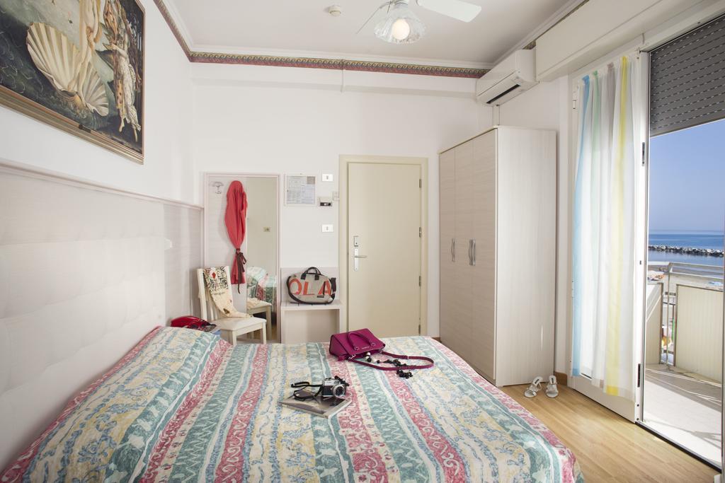 Hotel Titanus Μπελάρια-Ιτζέα Μαρίνα Εξωτερικό φωτογραφία