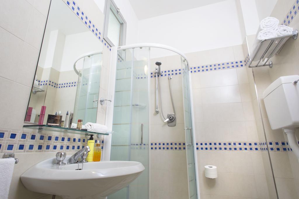 Hotel Titanus Μπελάρια-Ιτζέα Μαρίνα Εξωτερικό φωτογραφία