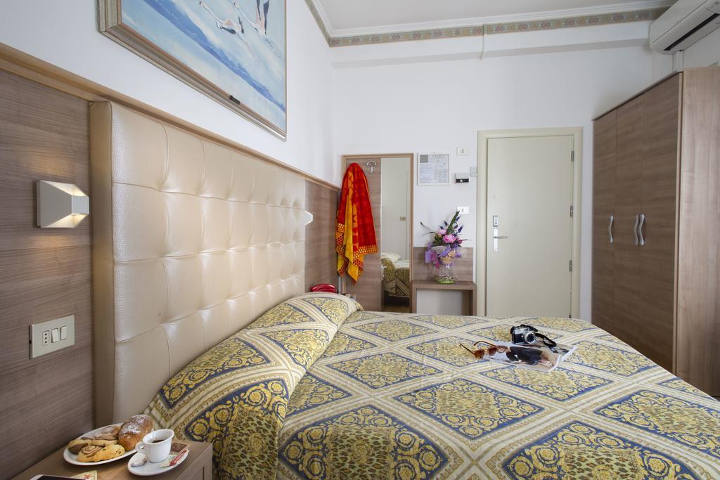 Hotel Titanus Μπελάρια-Ιτζέα Μαρίνα Εξωτερικό φωτογραφία