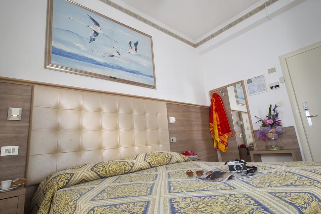 Hotel Titanus Μπελάρια-Ιτζέα Μαρίνα Εξωτερικό φωτογραφία