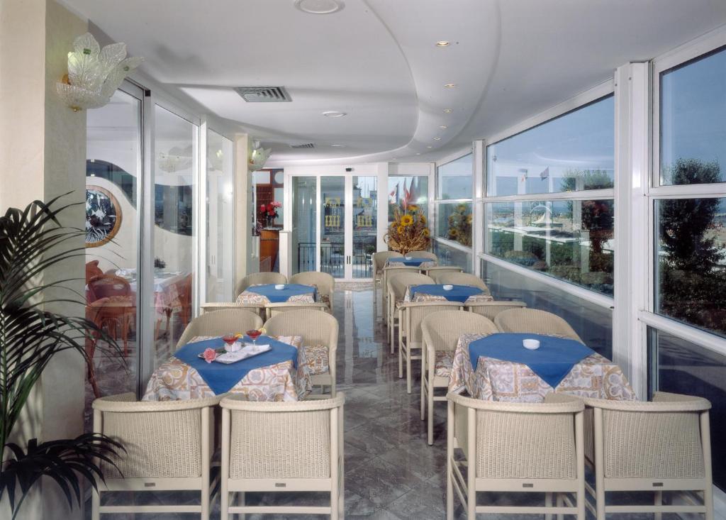 Hotel Titanus Μπελάρια-Ιτζέα Μαρίνα Εξωτερικό φωτογραφία